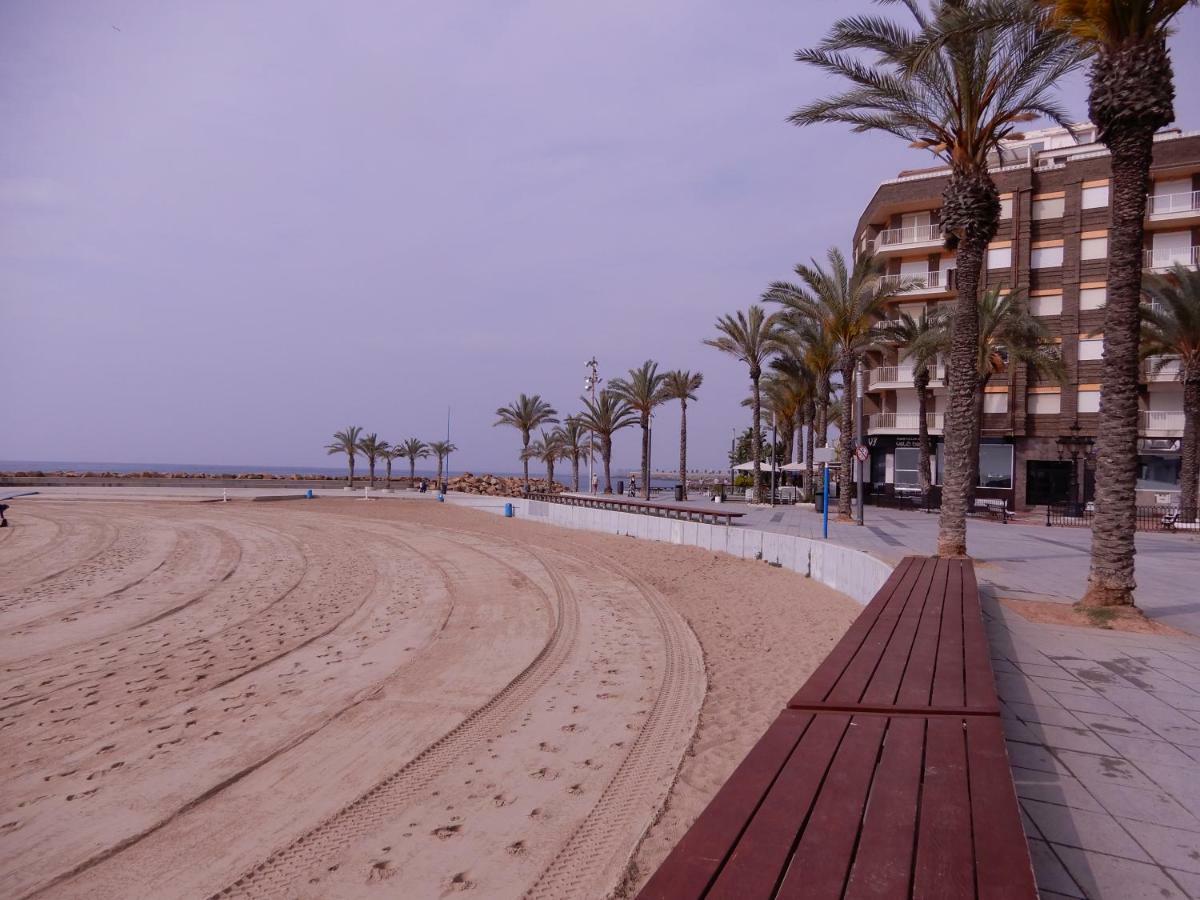 Edificio 1º Linea De Playa, En Paseo Maritimo De Torrevieja, Alicante, Costa Blanca Kültér fotó