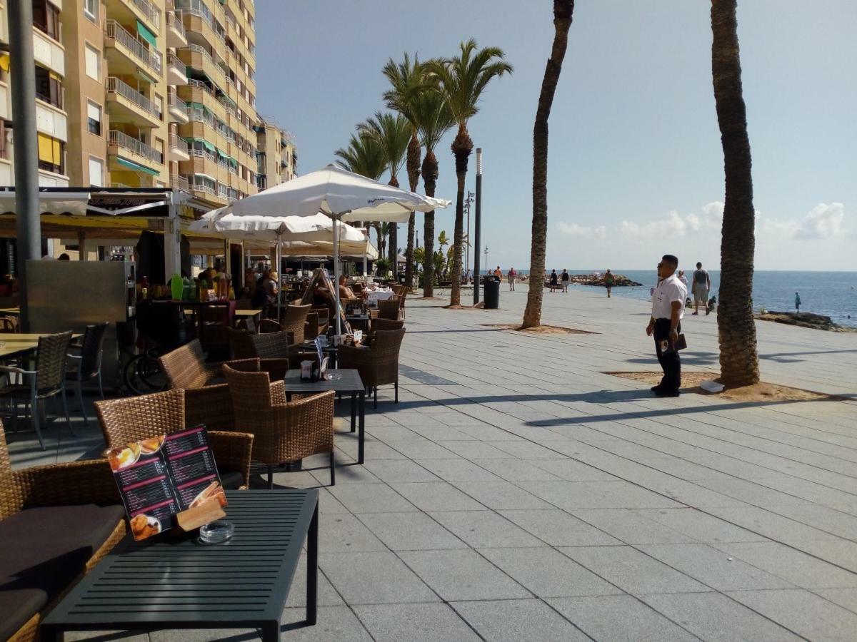 Edificio 1º Linea De Playa, En Paseo Maritimo De Torrevieja, Alicante, Costa Blanca Kültér fotó