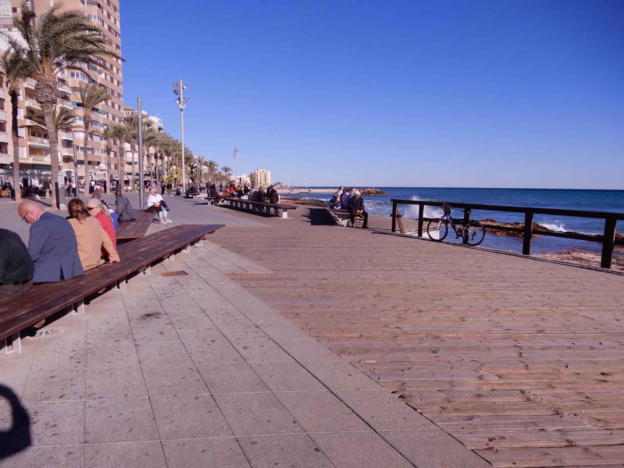 Edificio 1º Linea De Playa, En Paseo Maritimo De Torrevieja, Alicante, Costa Blanca Kültér fotó